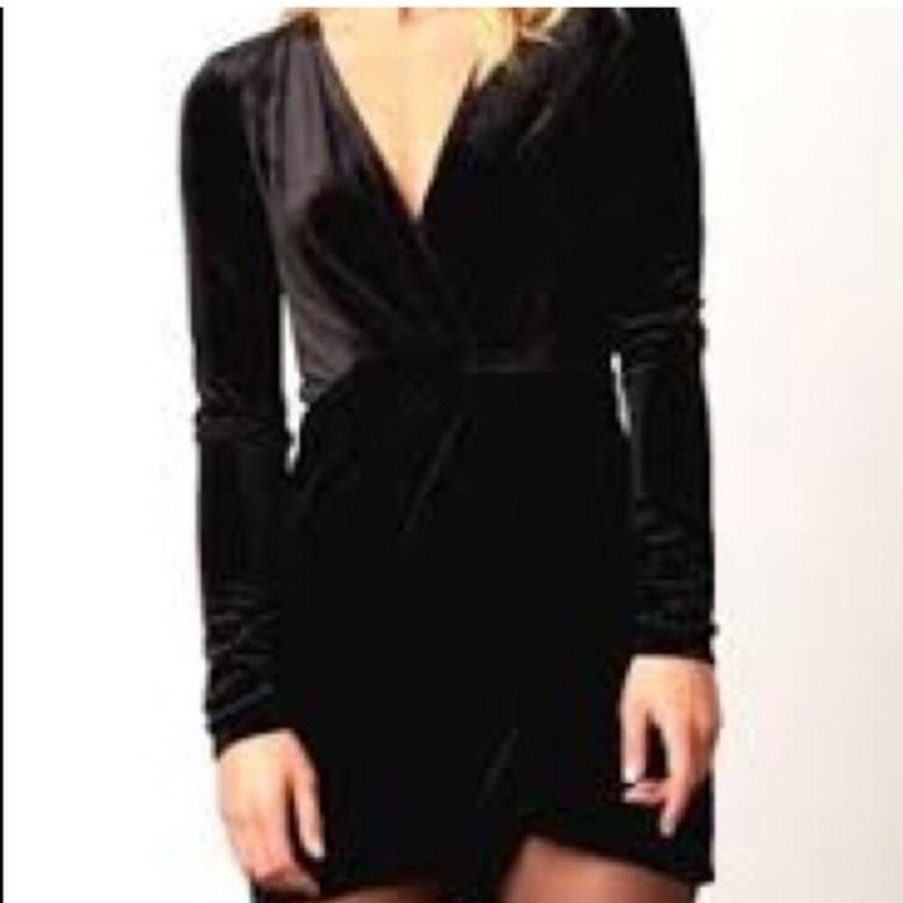 Cotton Candy Velvet Long Sleeve Dress size Medium - New with tags!